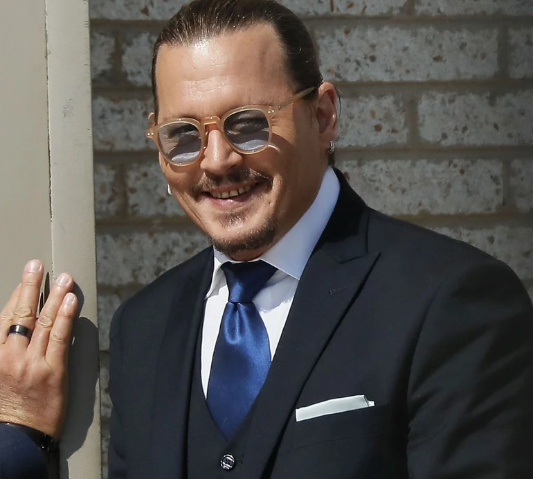 Ляльки Барбі, голуби, бджоли та стрибки на батуті: хобі зірок, які вас здивують