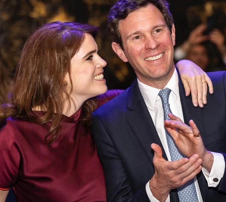 Принцеса Євгенія романтичними фото привітала свого героя з 39-річчям