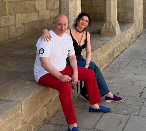 Гордон із дружиною в Баку відтворили сцену з радянської комедії