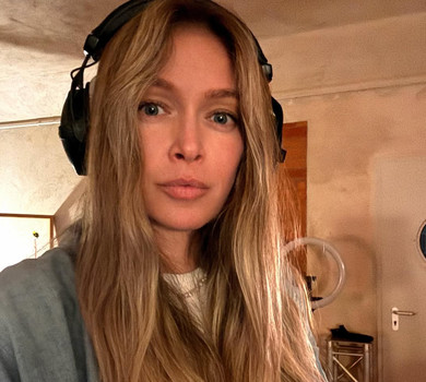 Брежнєва з нагоди 16-річчя доньки зняла з нею вірусне відео на відомий хіт