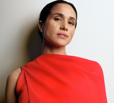 Є в кожній частині нашого життя: Маркл розповіла глянцю про особливу рису їхніх з Гаррі стосунків та попозувала в дорогих брендах