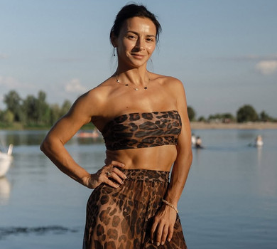 На одній хвилі: Гвоздьова запалила в танці з дочкою та порадила, як виховувати дітей 8-10 років