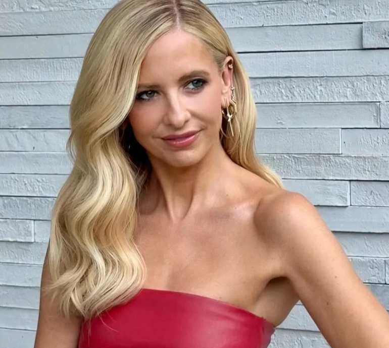 Ти сильна, ти надихаєш: Сара Мішель Геллар коштовним подарунком привітала дочку з 16-річчям