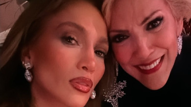 Тришаровий торт та кордебалет: Лопес на 80-річчя мами влаштувала розкішну гулянку у Вегасі