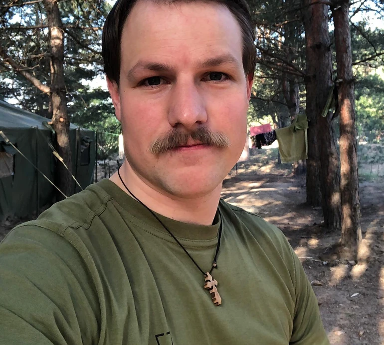 Гадаю, ще побачимось: учасник гурту Kazka Мазуряк у День Конституції оголосив про службу у ЗСУ