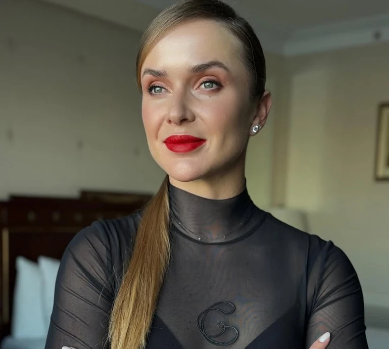 Світоліна показала, як її чоловік вчив їхню 2-річну доньку на скейті кататися