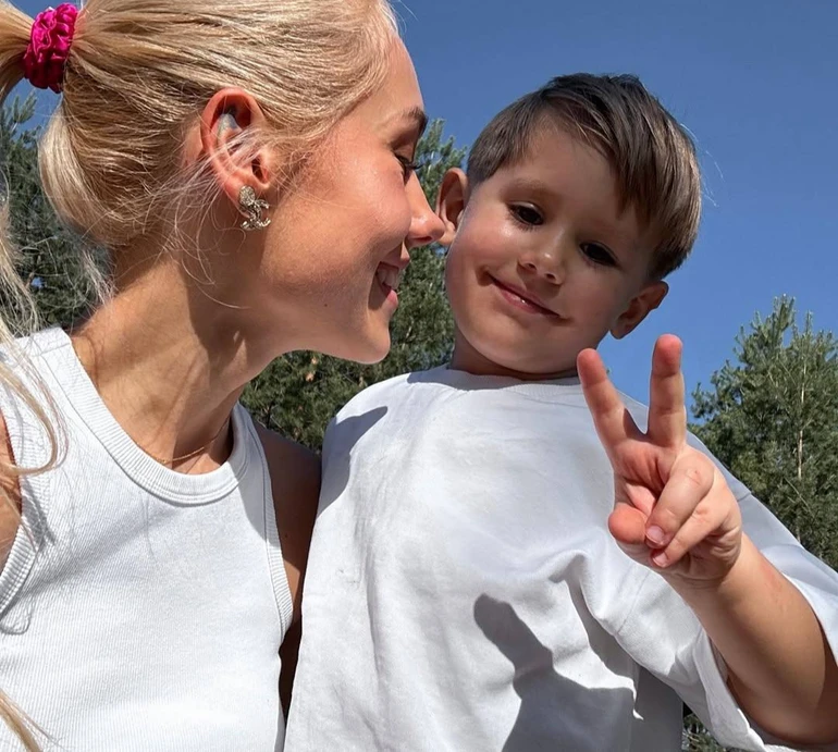 Ми не боїмося кохати: Квіткова гнівно розвінчала гнилі стереотипи стосовно жінок із дітьми