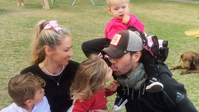 Іглесіас і Курнікова стали батьками вчетверте і показали малюка