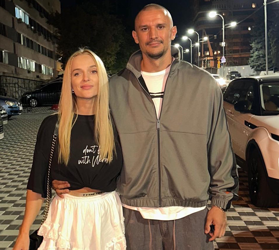 Дівчина Цимбалюка у Домінікані похизувалася новим купальником на засмаглому тілі. Фото