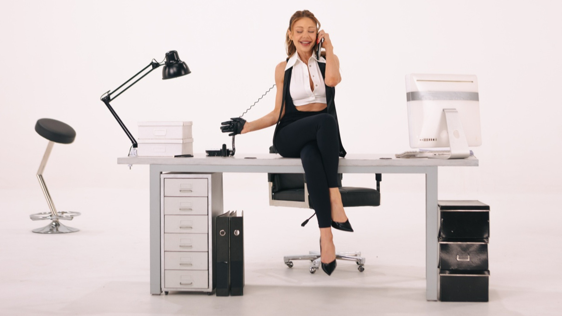 Увійде до ювілейного альбому: Кароль переспівала українською легендарну "Шиншилу". Відео