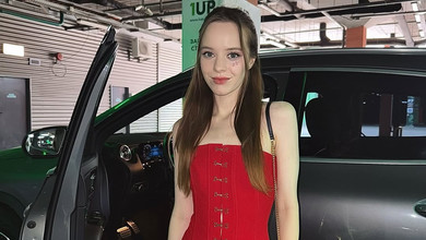 Я сказала Так: зірка Школи Кудашова похизувалася каблучкою від коханого. Фото