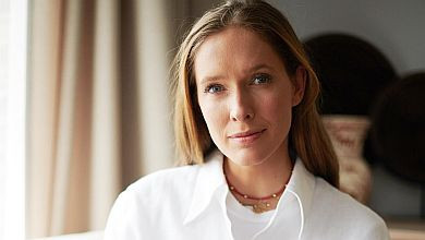 Виделки, пластир та ваги: Осадча показала, що возить у відрядження в 15-річній торбі