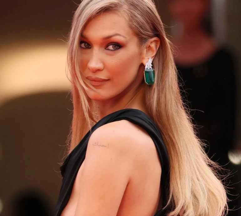 Ризикована сукня Хадід, голі стегна Амброзіо та Клум і золота Лонгорія: найяскравіші вбрання доріжки Каннського кінофестивалю