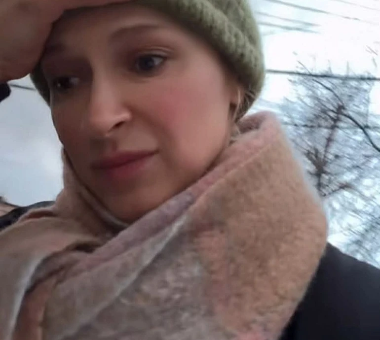 Tayanna показала наслідки прильоту поблизу її будинку та попросила про допомогу для евакуйованих літніх людей