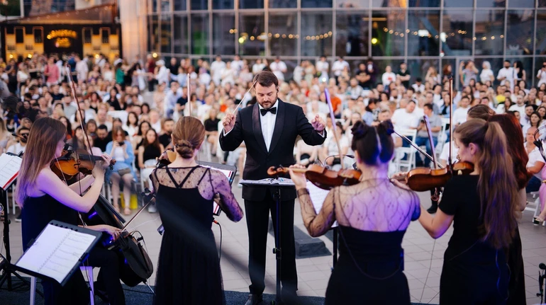 Новий сезон ACONCERT у Києві: симфонічні концерти на терасах Gulliver та River Mall повертаються