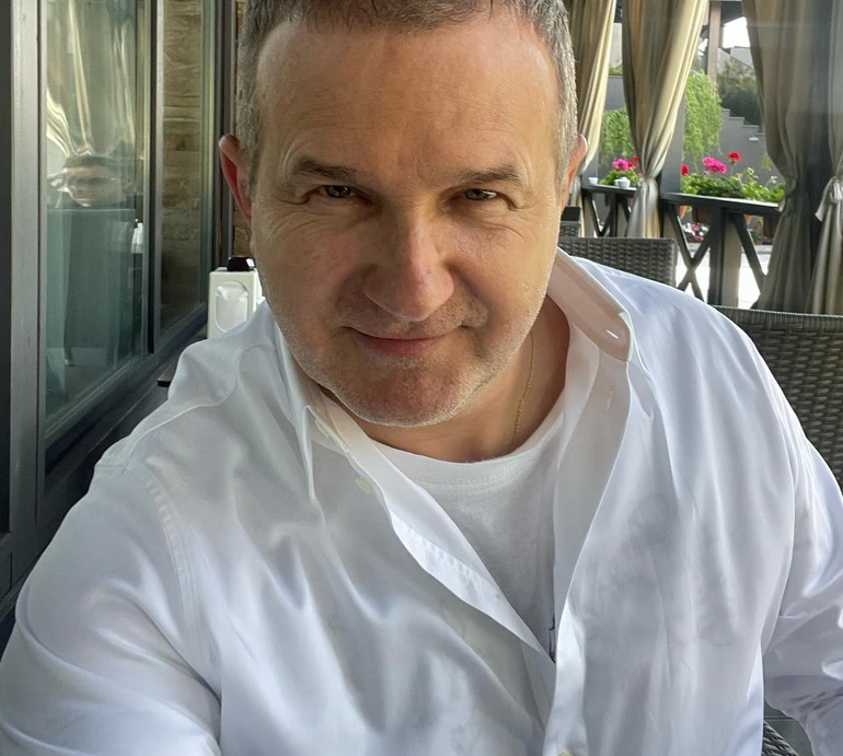 53-річний Горбунов показав себе в дитинстві і згадав щемливу історію про парасольку і батьківські збори