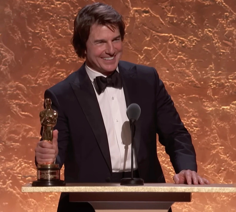 Холостяк по-голлівудськи: інсайдер назвав відомих жінок, на яких задивляється Круз