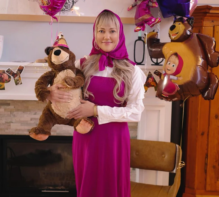 Зірка Величного століття Узерлі обурила українців доччиним святом у стилі російського мультику