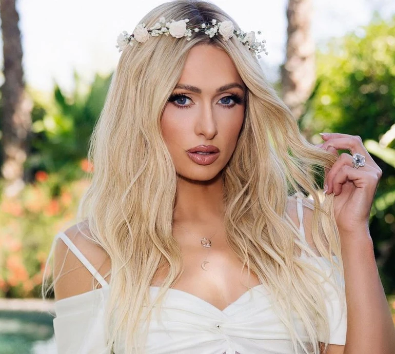 Дуже вдячна, що вона тут: Періс Хілтон вперше показала свою 5-місячну доньку. Фото