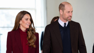 Бургунді + червоний: Міддлтон у яскравому луці навідалася з чоловіком до лікарні в Лондоні