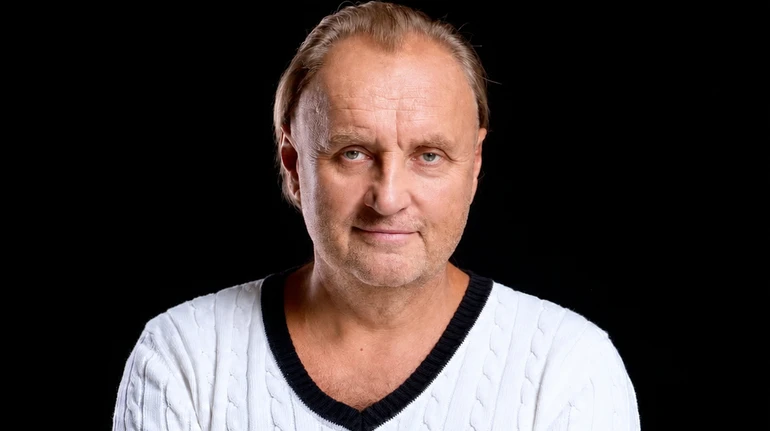 Шлюб у в'язниці, дружба з Кузьмою та інсульт: як змінювався та де зараз продюсер Володимир Бебешко