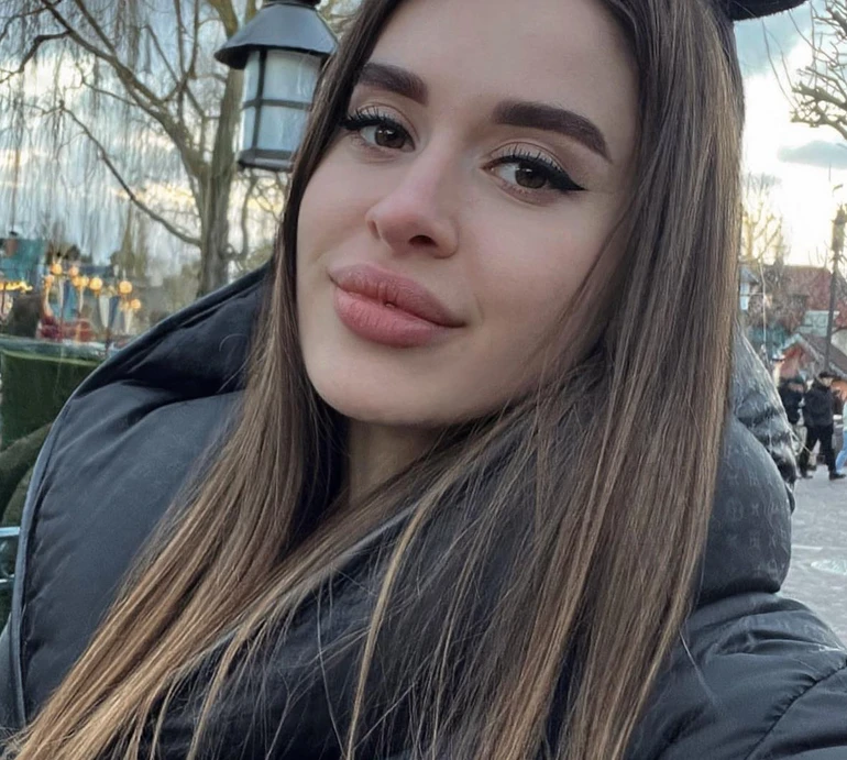 (Екс)дружина Мурата Налчаджиоглу показала, в якій країні проводить час без нього