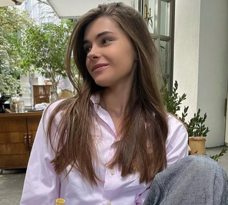 Байдуже на розтяжки: дружина Остапчука посвітила тілом у бікіні та розказала, як змінилася її самооцінка після пологів