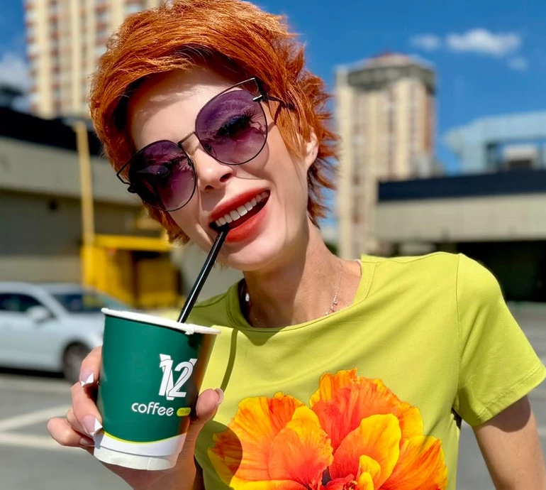 Некисло чилимо: Лебідь насмішила сімейним луком з Розенком та їхнім песиком