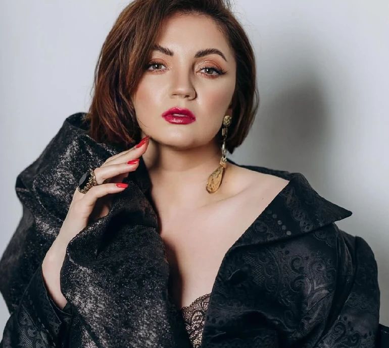 Закохалась: Цибульська насмішила селфі з Валєрою