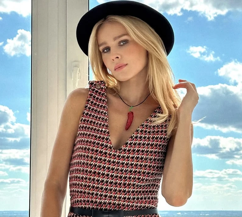 Кузнецова у бікіні блиснула тендітною фігурою на іспанському відпочинку. Фото