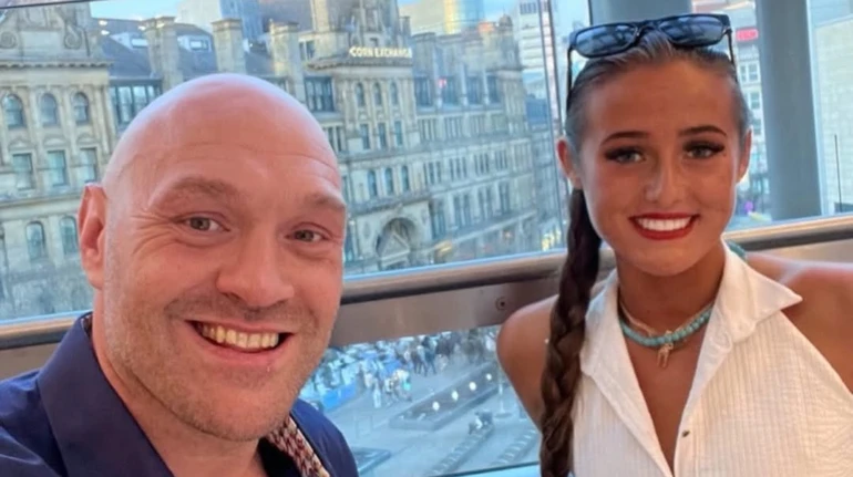 Уже скоро весілля? 16-річна заручена донька Фюрі в білому луці з пір'ячком відгуляла свій переддівич-вечір