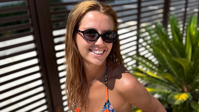 Дружина Решетніка у яскравому бікіні похвалилася засмаглими формами на відпочинку в Іспанії. Фото