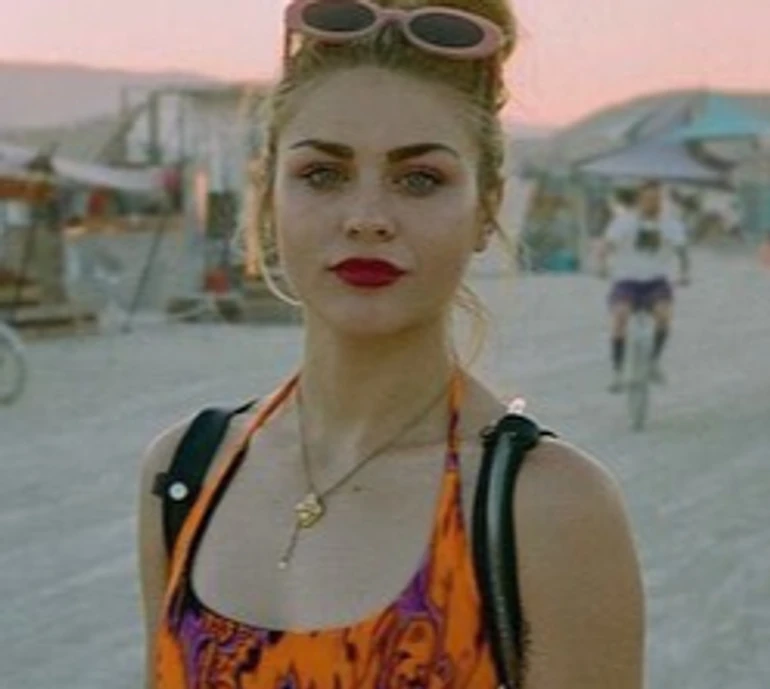 Хотіла б я знати тата: донька Кобейна у 30-ті роковини його смерті розчулила останніми фото з ним