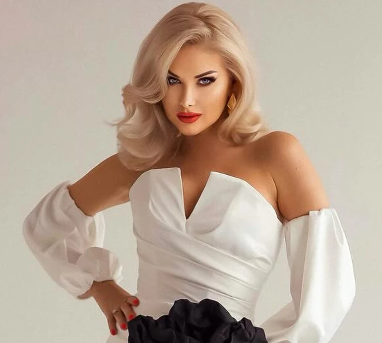 Бужинська показалася без фільтрів у купальнику та зізналася, на скільки кіло схудла. Фото