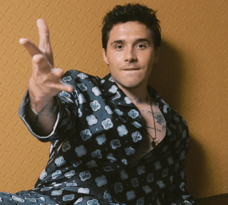 Кому пасує більше? Первісток Бекхема повторив мінімалістичну стрижку батька. ФОТО