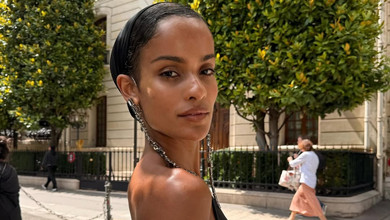 Кохана Касселя покрасувалася на ліжку в спідньому та подякувала сину за найкращу версію себе. Фото