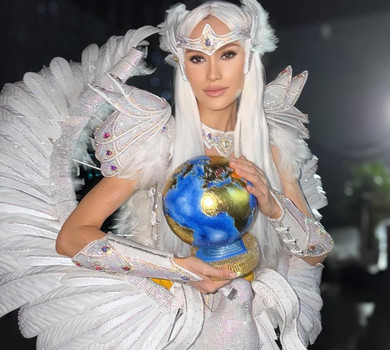 Жіночність і незламність: Ткачук на Міс Всесвіт-2025 презентувала національний костюм в образі голуба з обладунками. Фото
