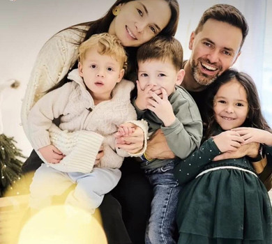 Мірошниченки замилували першою різдвяною фотосесією з трьома дітьми