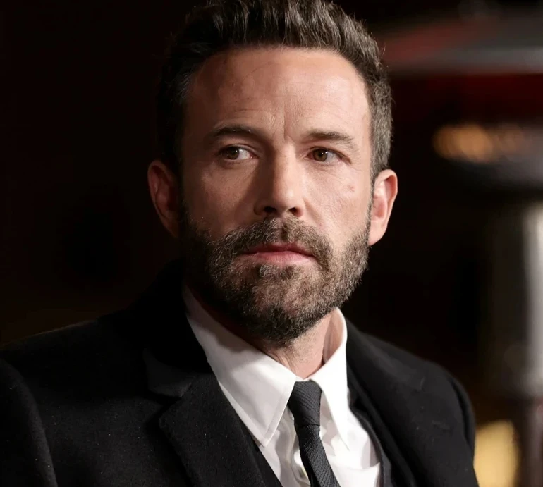 Аффлек повернувся до шкідливої звички, а його близькі занепокоєні через можливу нову залежність