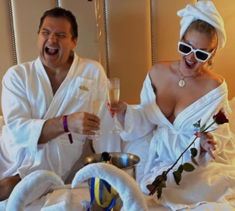 Подвійне свято любові: Бужинська в День закоханих привітала чоловіка з романтичною річницею. Відео