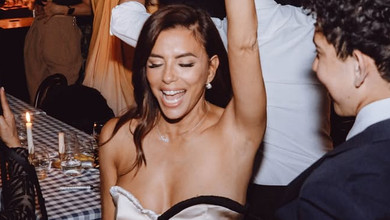 Лонгорія в ефектній сукні з голими плечима зазнімкувалася з 6-річним сином і його татом-ювіляром