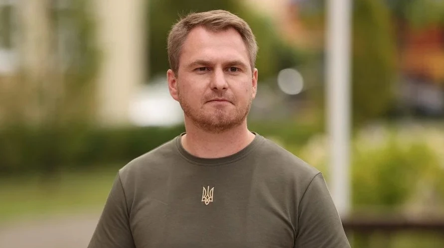 Ще одна Муза: у мережі обговорюють дружину Кравченка, її багатомільйонні доходи та екса-прокурора
