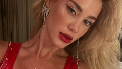 Екс ВІА Гра Попова у рожевому бікіні похизувалася соковитими формами на заході сонця