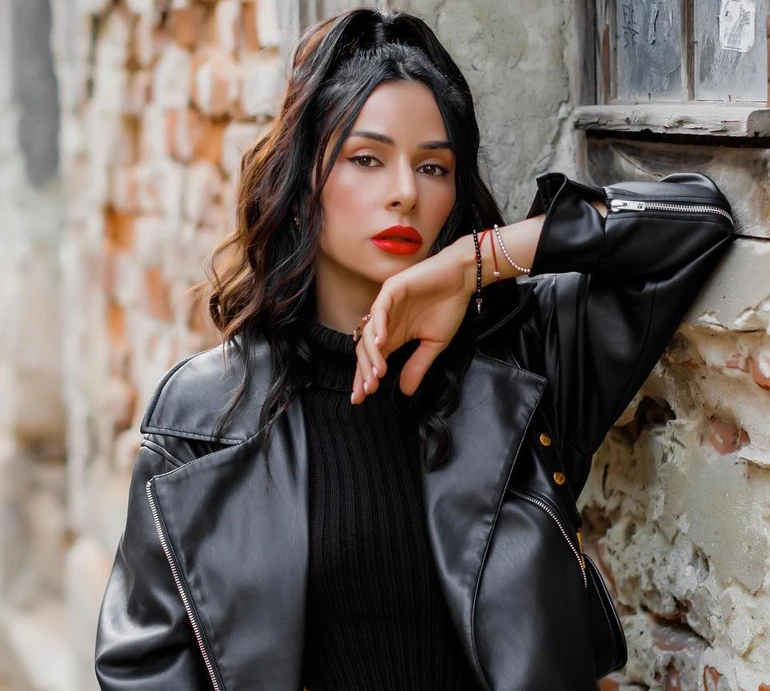 Уламки летіли біля обличчя: на Огнєвіч у готельному душі впали скляні двері. Фото