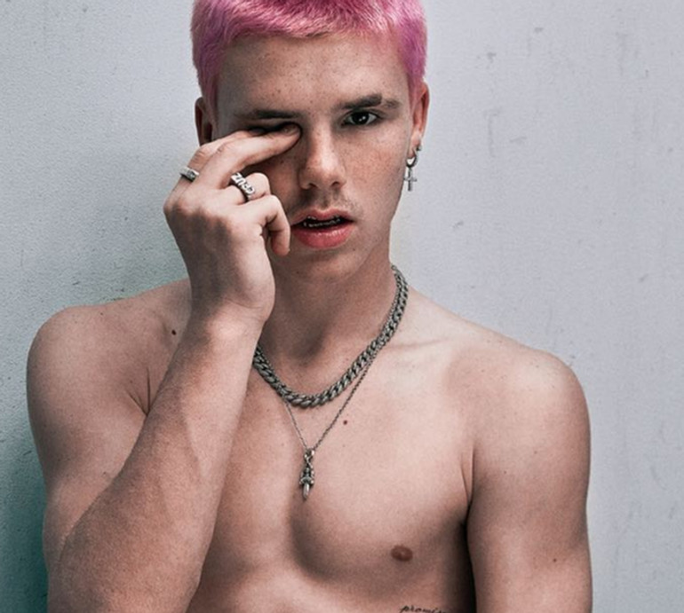 19-річного сина Бекхема заскочили в компанії співачки-бразилійки: що про неї відомо. Фото