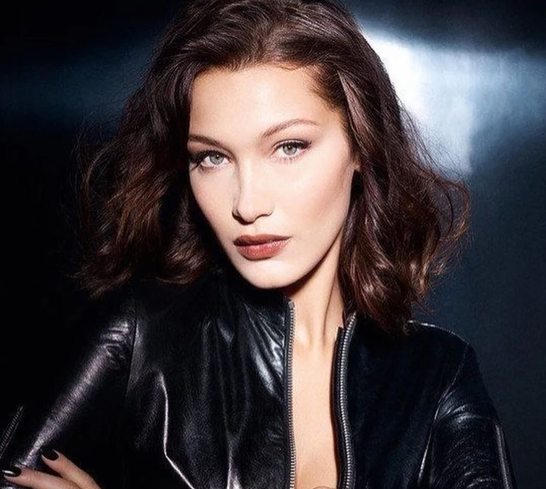 Adidas видалив рекламу з Беллою Хадід після хейту у мережі: яка причина