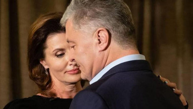 Закохуюсь у тебе щодня: Порошенко привітав дружину з 40-річчям шлюбу та показав весільне фото