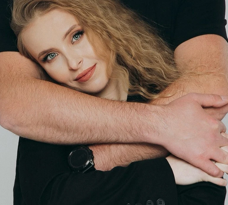 Не тому, що не було пропозиції: Сагайдачна зізналася, чому поки не вийшла заміж за батька своєї доньки