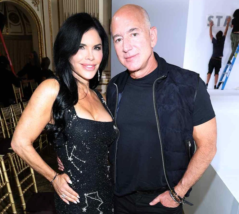 Лорен захотіла: інсайдер назвав імена суперзірок, які можуть виступити на весіллі Безоса з Санчес