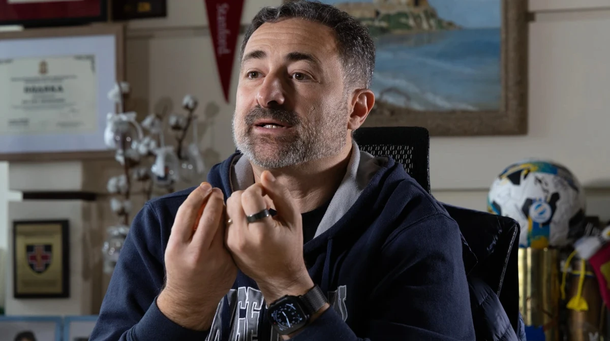 Свідоме рішення: керівник Укрпошти Смілянський пояснив, чому його сини та дружина живуть окремо в Нью-Йорку і чим вони там займаються